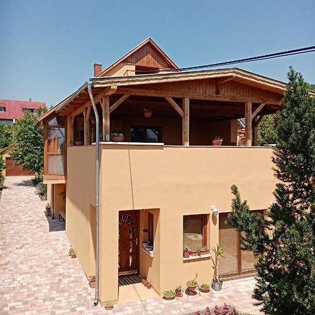 Jazmin-Szieszta Apartmanhaz Balatonfuered Εξωτερικό φωτογραφία