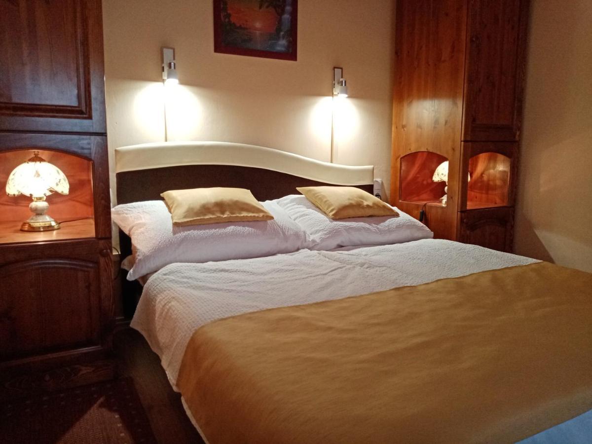 Jazmin-Szieszta Apartmanhaz Balatonfuered Εξωτερικό φωτογραφία